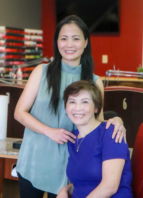 NAIL SALON